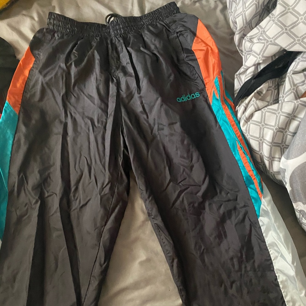 Vintage adidas track pants ! Size MEDIUM !